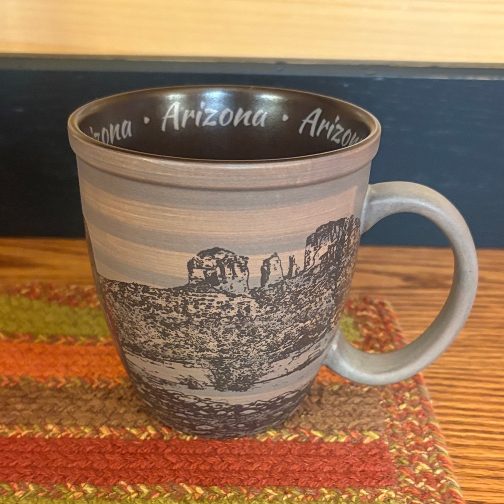 NWOT Arizona 15 oz Sketch Art Stoneware Coffee Mug by Americaware